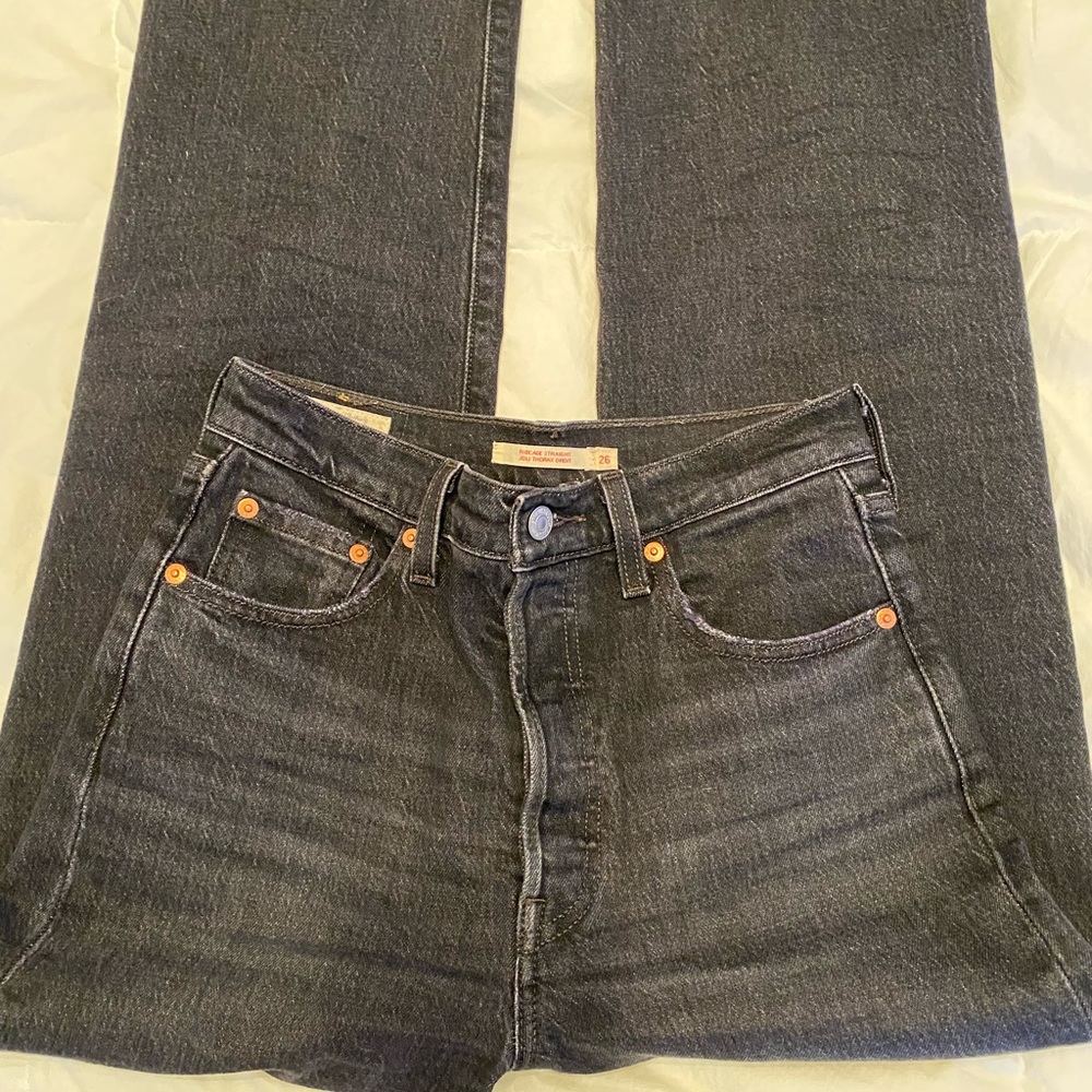 Levi's Black Cropped Ankle Jeans